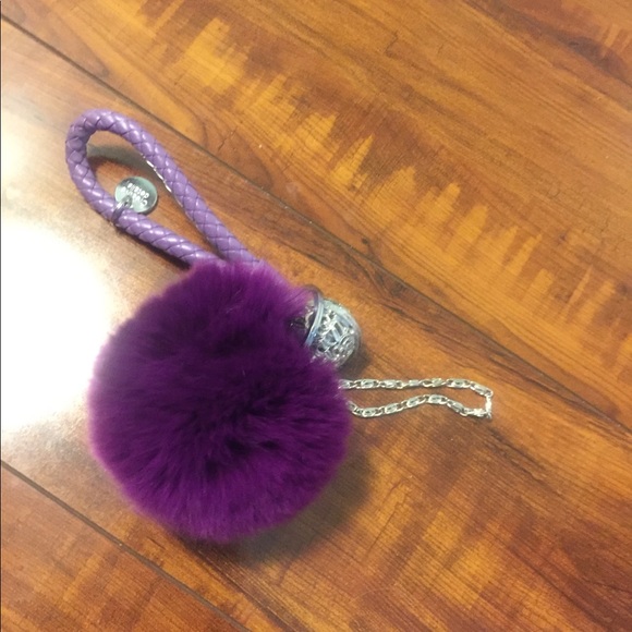 🎀 Lovely super soft fuzzy fluffy pom pom ball bell keychain - Picture 6 of 9